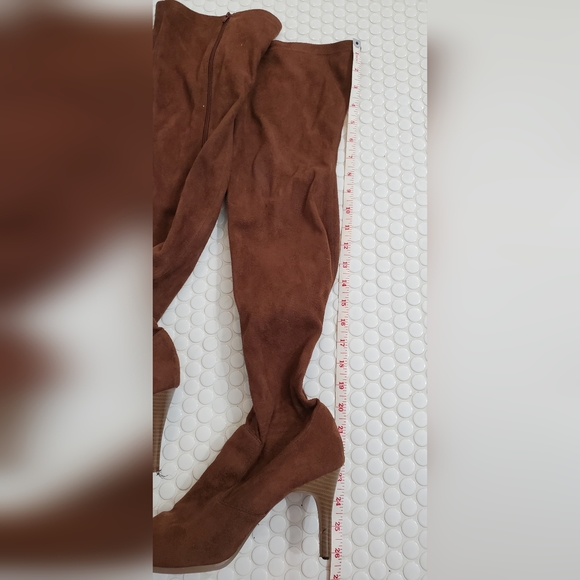 Thigh high Faux Suede boots - Picture 4 of 5